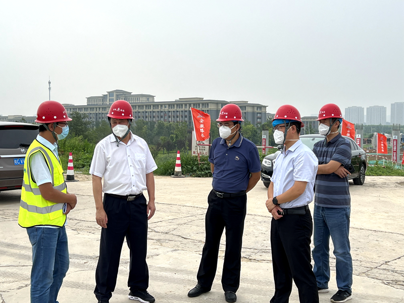 蚌埠市委常委、市委秘書長、懷遠(yuǎn)縣委書記王慶武到G206-03標(biāo)項(xiàng)目調(diào)研指導(dǎo)工作